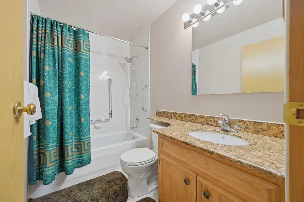52 Edgebrook Rise NW Calgary AB T3A 4Z9