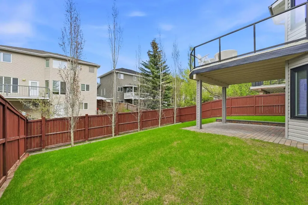 52 Edgebrook Rise NW Calgary AB T3A 4Z9