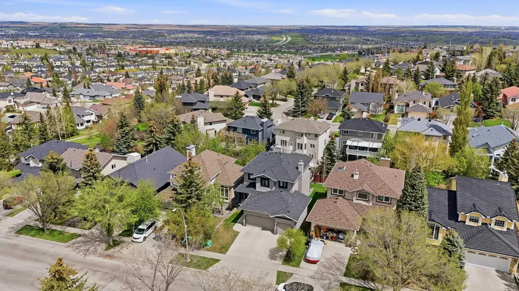 52 Edgebrook Rise NW Calgary AB T3A 4Z9