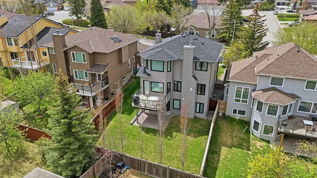 52 Edgebrook Rise NW Calgary AB T3A 4Z9