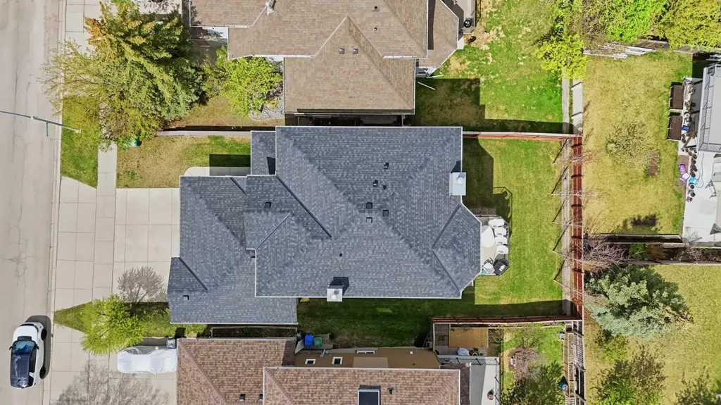 52 Edgebrook Rise NW Calgary AB T3A 4Z9