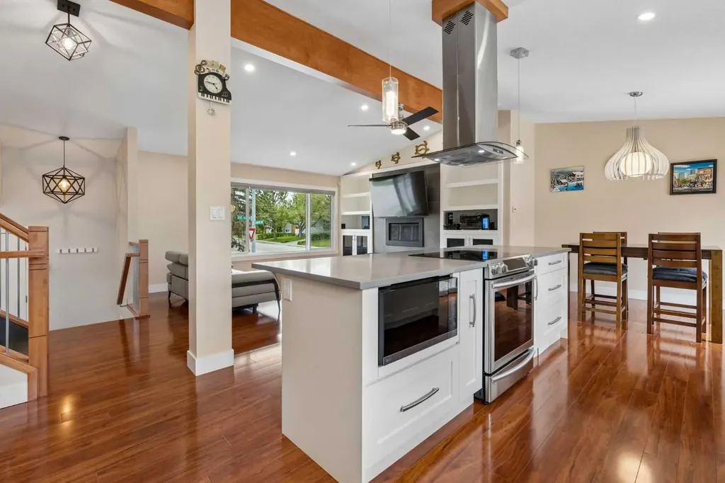 1303 105 Avenue SW Calgary AB T2W0B5