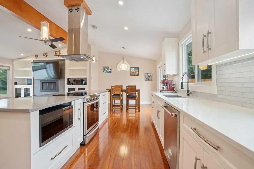1303 105 Avenue SW Calgary AB T2W0B5