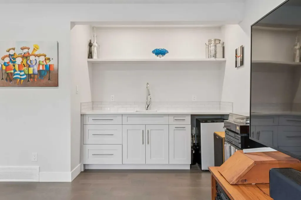 1303 105 Avenue SW Calgary AB T2W0B5