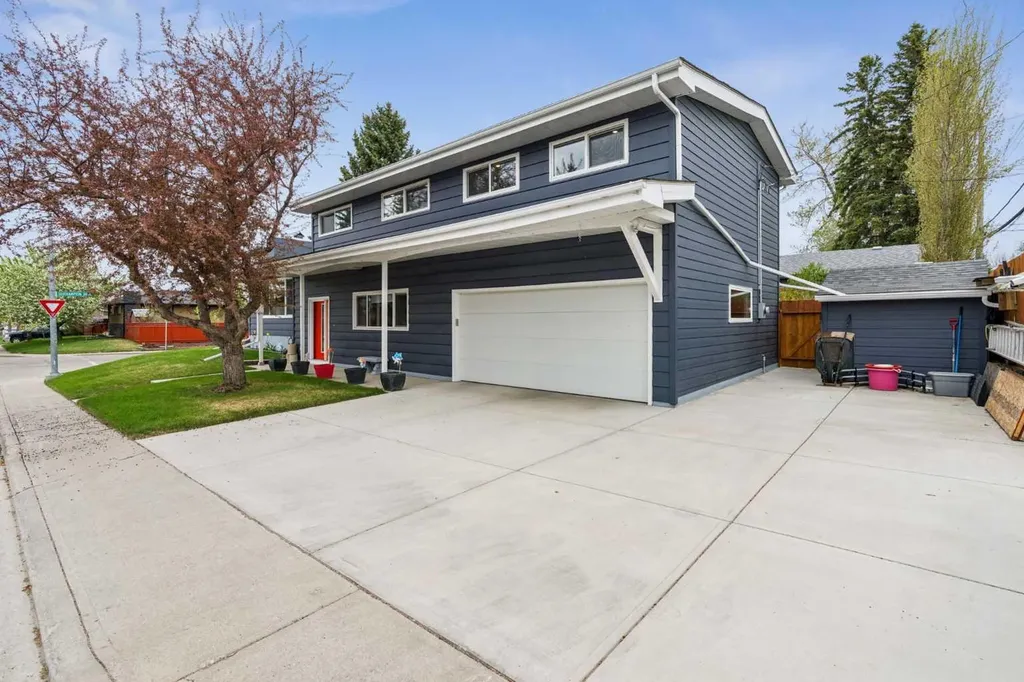 1303 105 Avenue SW Calgary AB T2W0B5