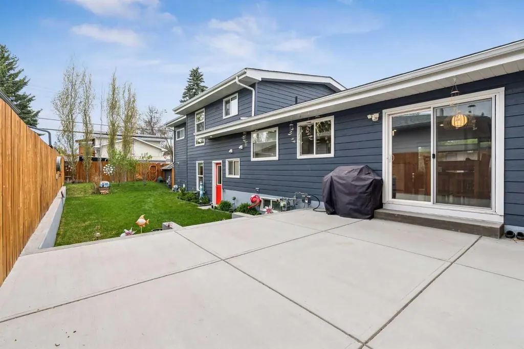 1303 105 Avenue SW Calgary AB T2W0B5
