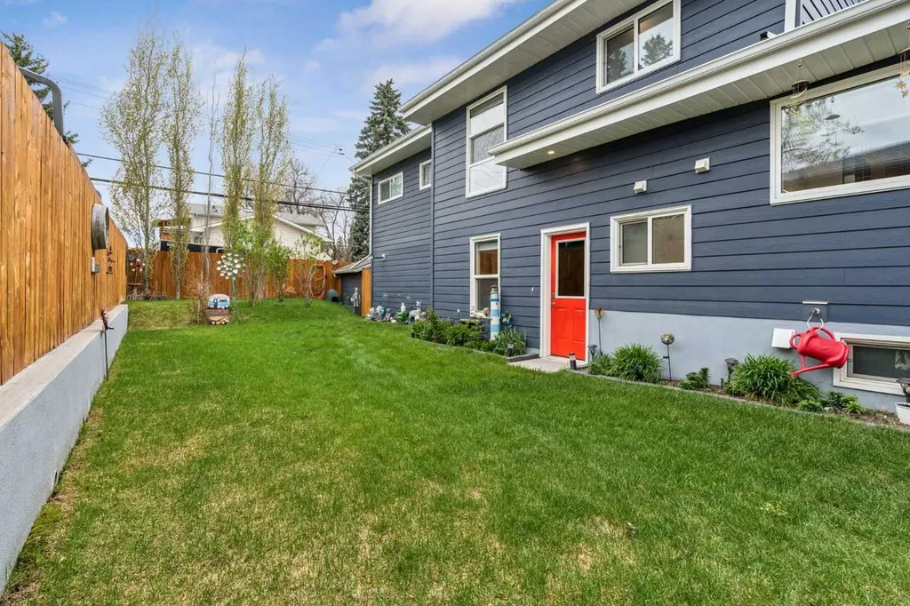 1303 105 Avenue SW Calgary AB T2W0B5