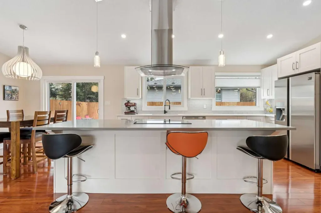 1303 105 Avenue SW Calgary AB T2W0B5