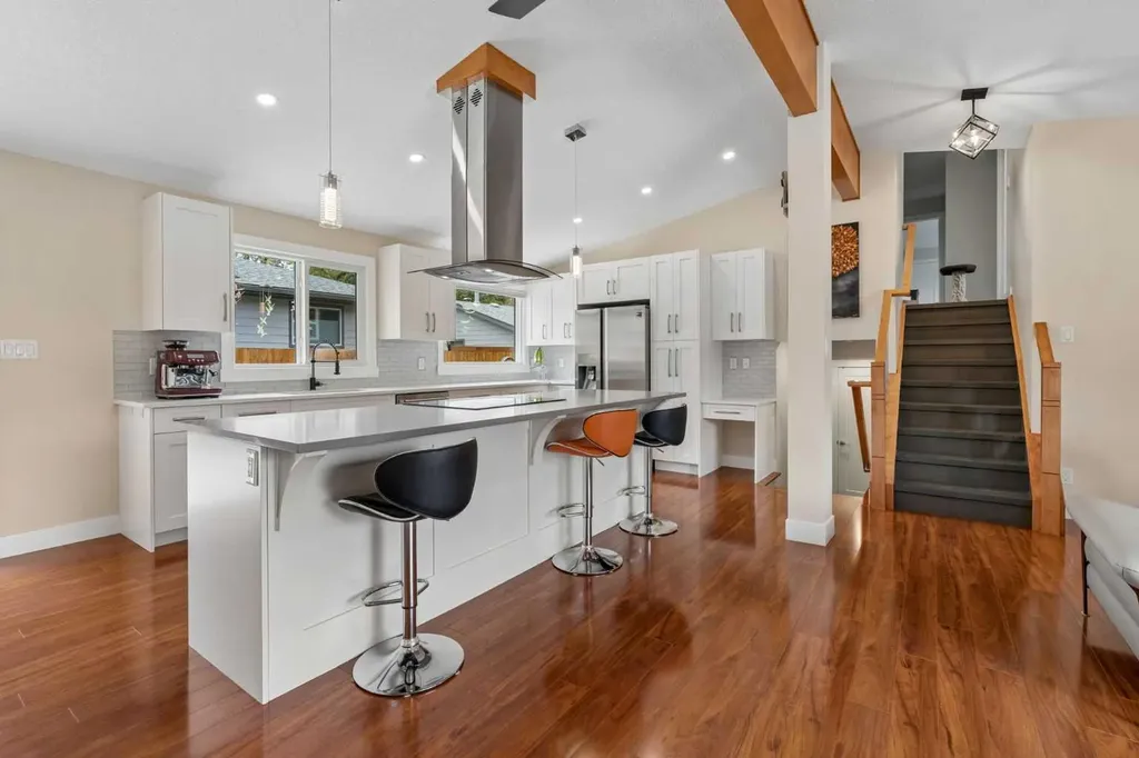 1303 105 Avenue SW Calgary AB T2W0B5