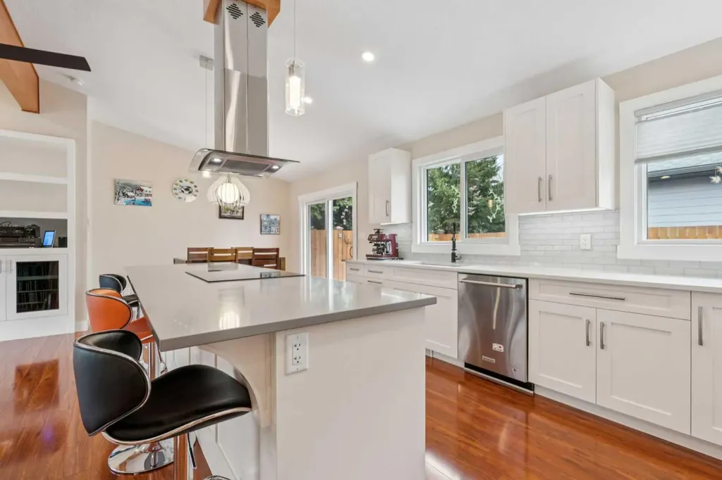 1303 105 Avenue SW Calgary AB T2W0B5