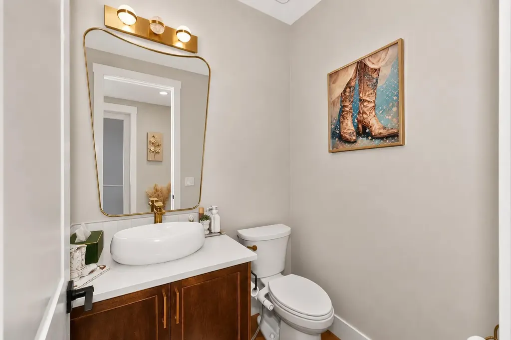 148 Crestridge Terrace SW Calgary AB T3B6K5
