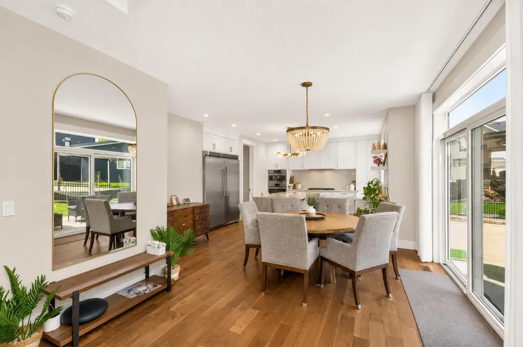 148 Crestridge Terrace SW Calgary AB T3B6K5