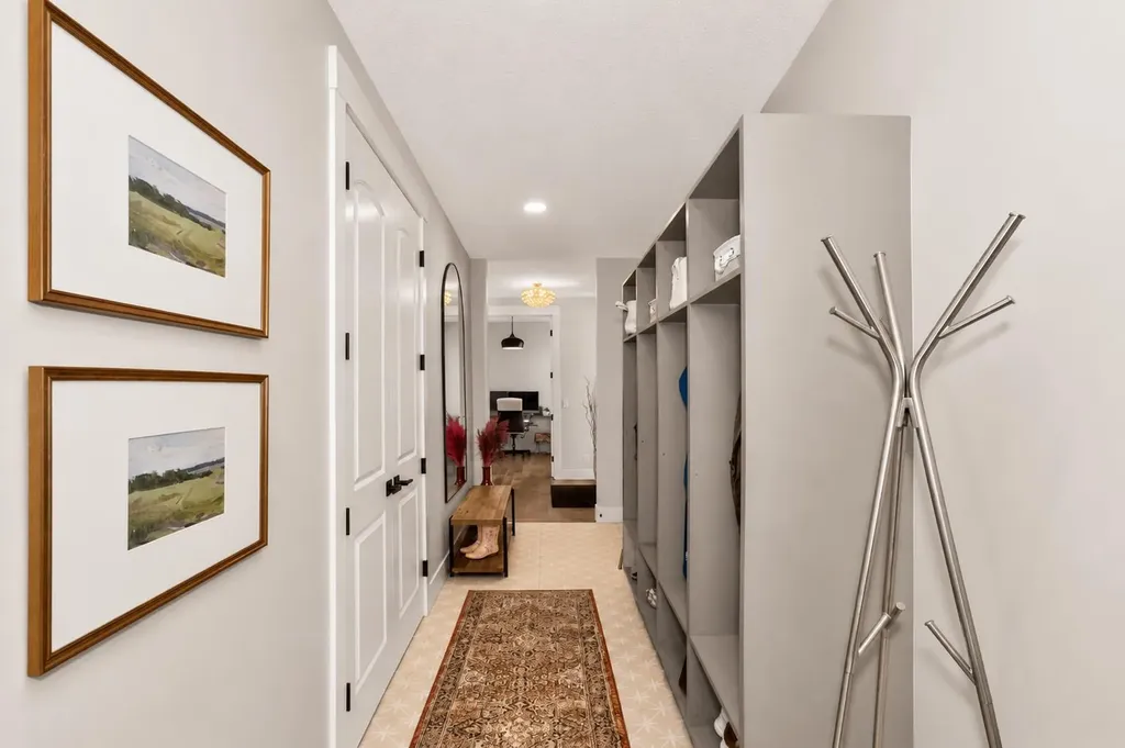 148 Crestridge Terrace SW Calgary AB T3B6K5