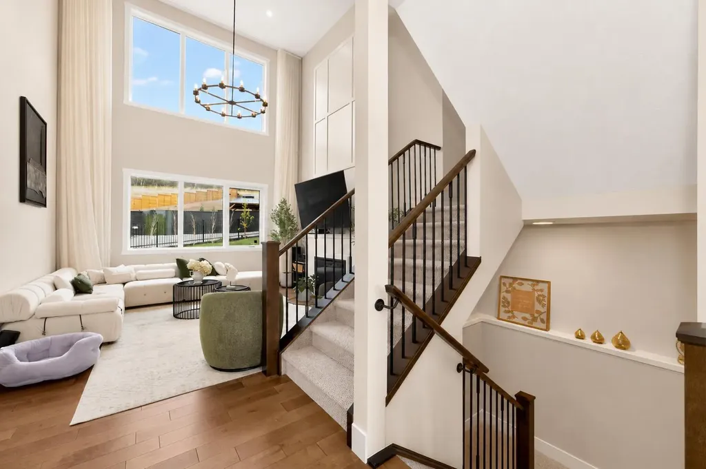 148 Crestridge Terrace SW Calgary AB T3B6K5