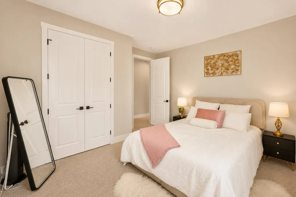 148 Crestridge Terrace SW Calgary AB T3B6K5