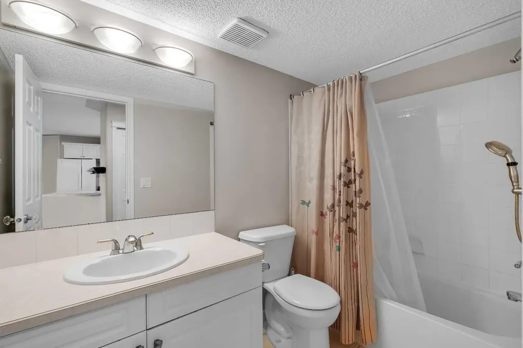 7451 Springbank Boulevard SW Calgary AB T3H 5R2