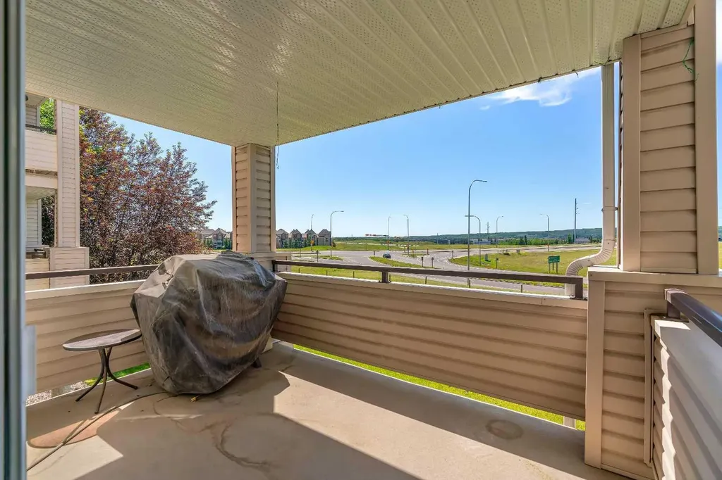 7451 Springbank Boulevard SW Calgary AB T3H 5R2