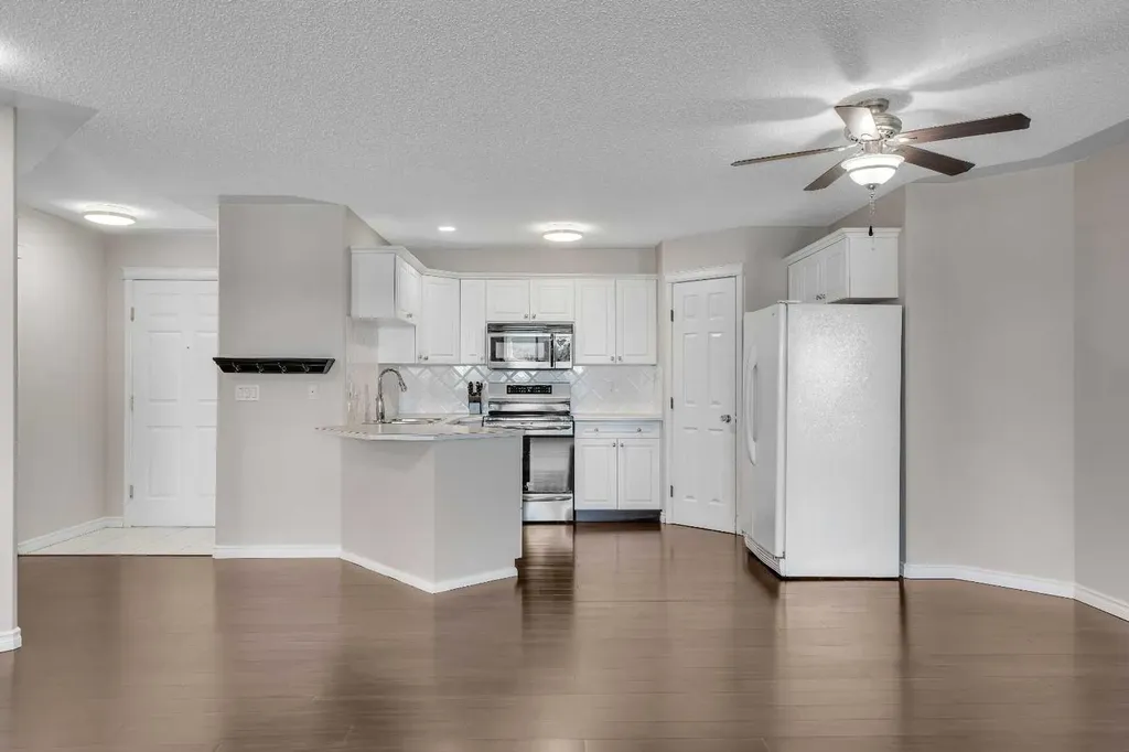 7451 Springbank Boulevard SW Calgary AB T3H 5R2