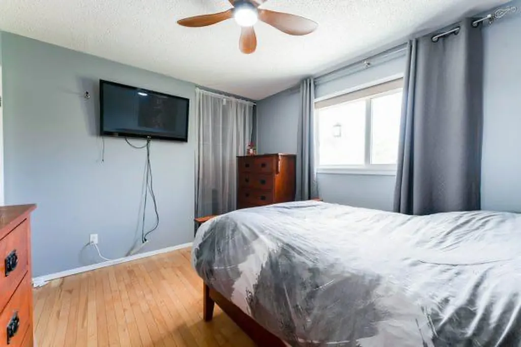 301 16 Street NW Drumheller AB T0J0Y1