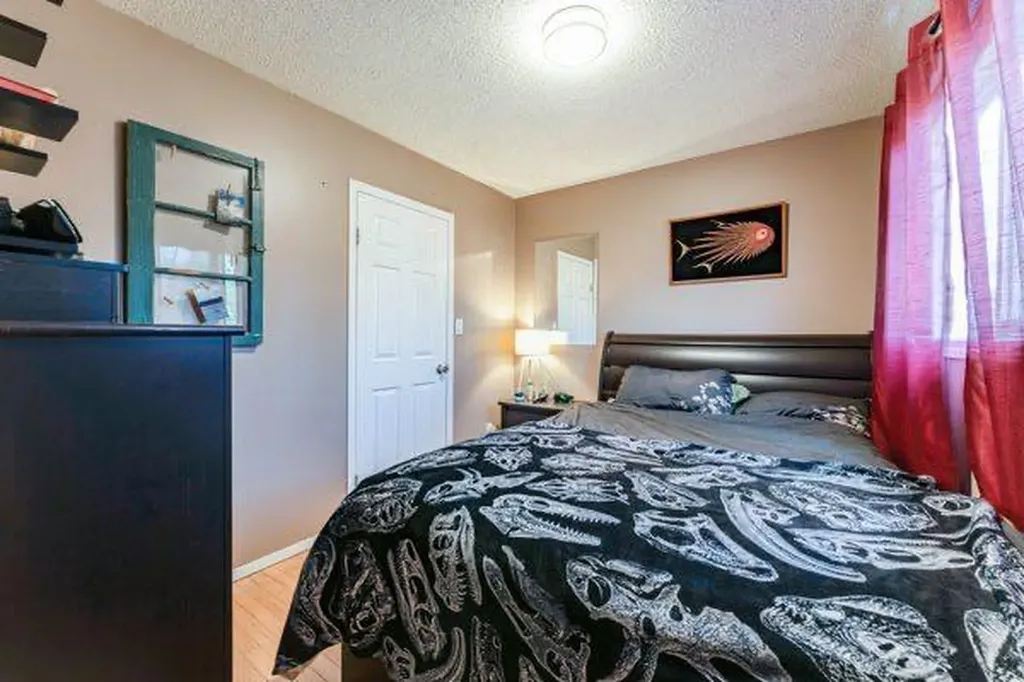 301 16 Street NW Drumheller AB T0J0Y1