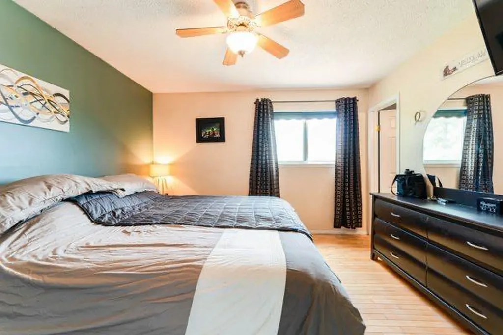 301 16 Street NW Drumheller AB T0J0Y1