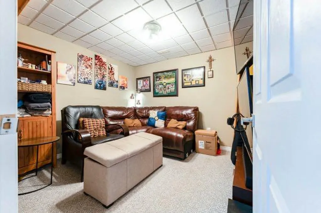 301 16 Street NW Drumheller AB T0J0Y1