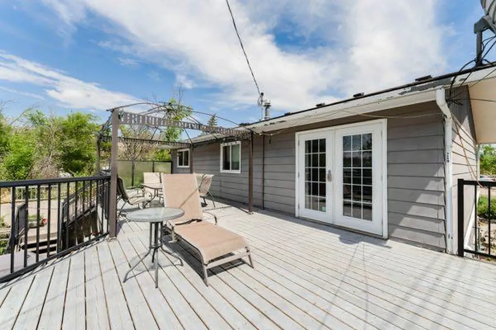 301 16 Street NW Drumheller AB T0J0Y1