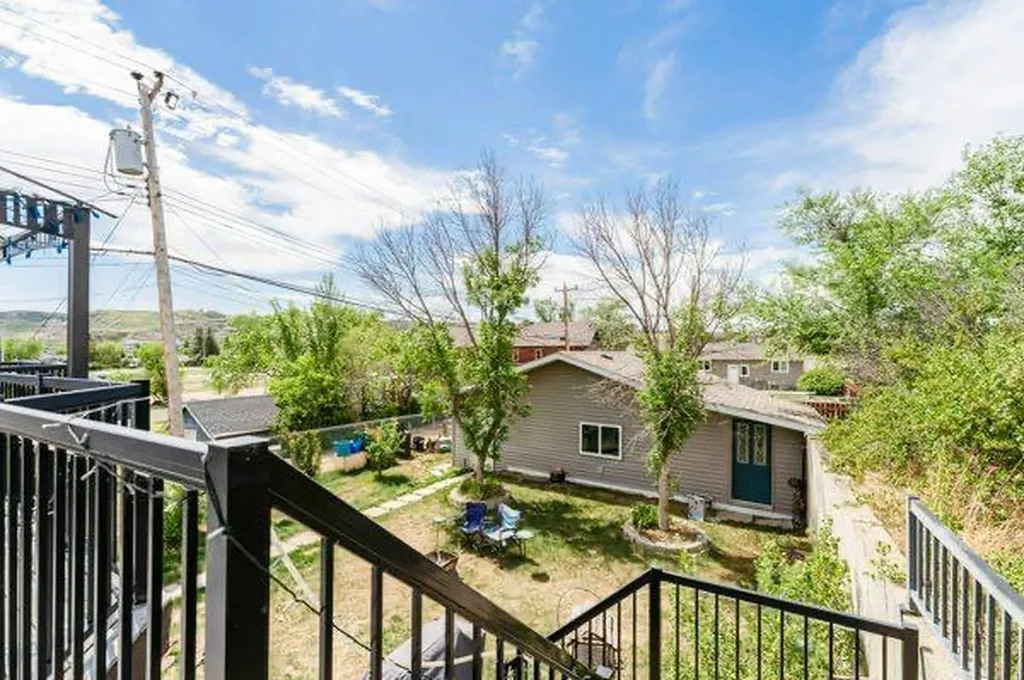 301 16 Street NW Drumheller AB T0J0Y1