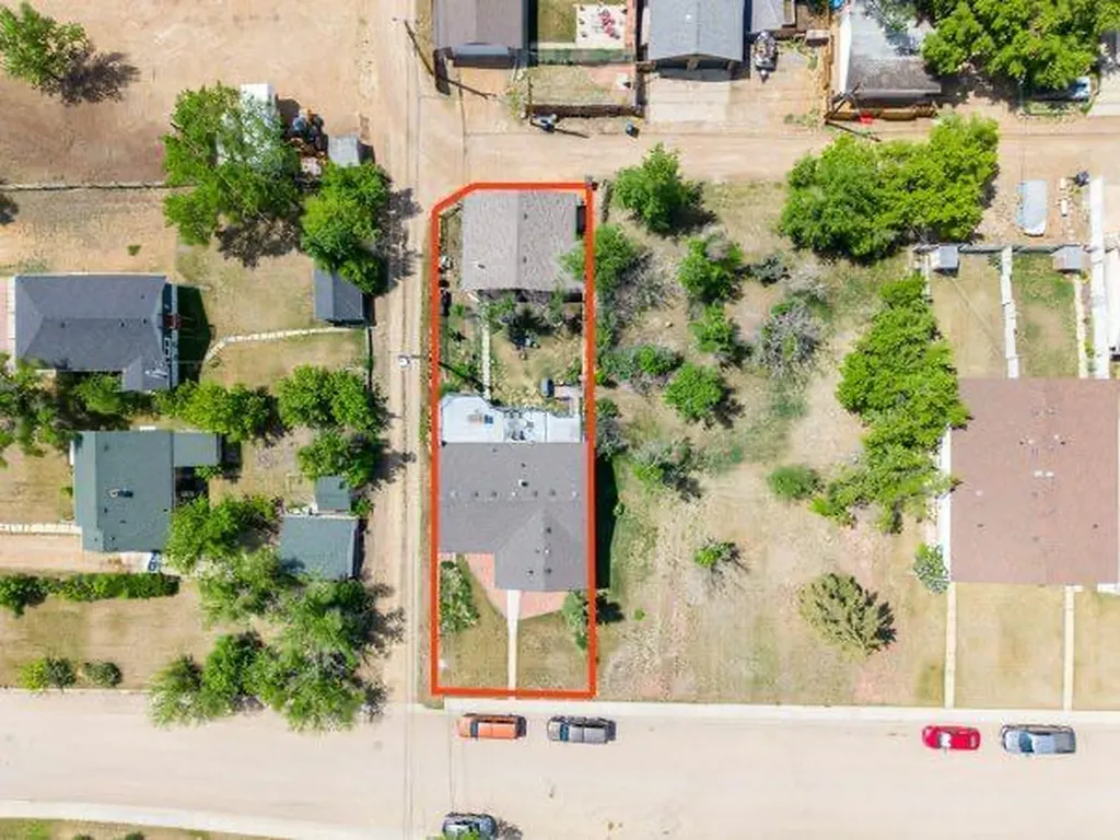 301 16 Street NW Drumheller AB T0J0Y1