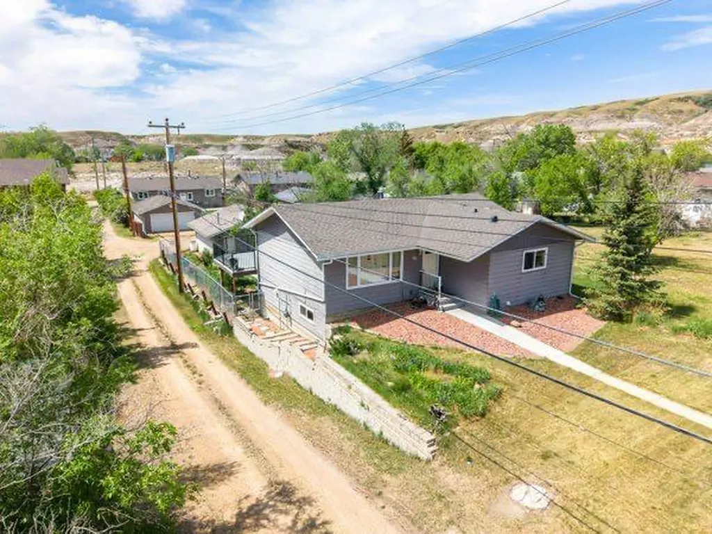 301 16 Street NW Drumheller AB T0J0Y1
