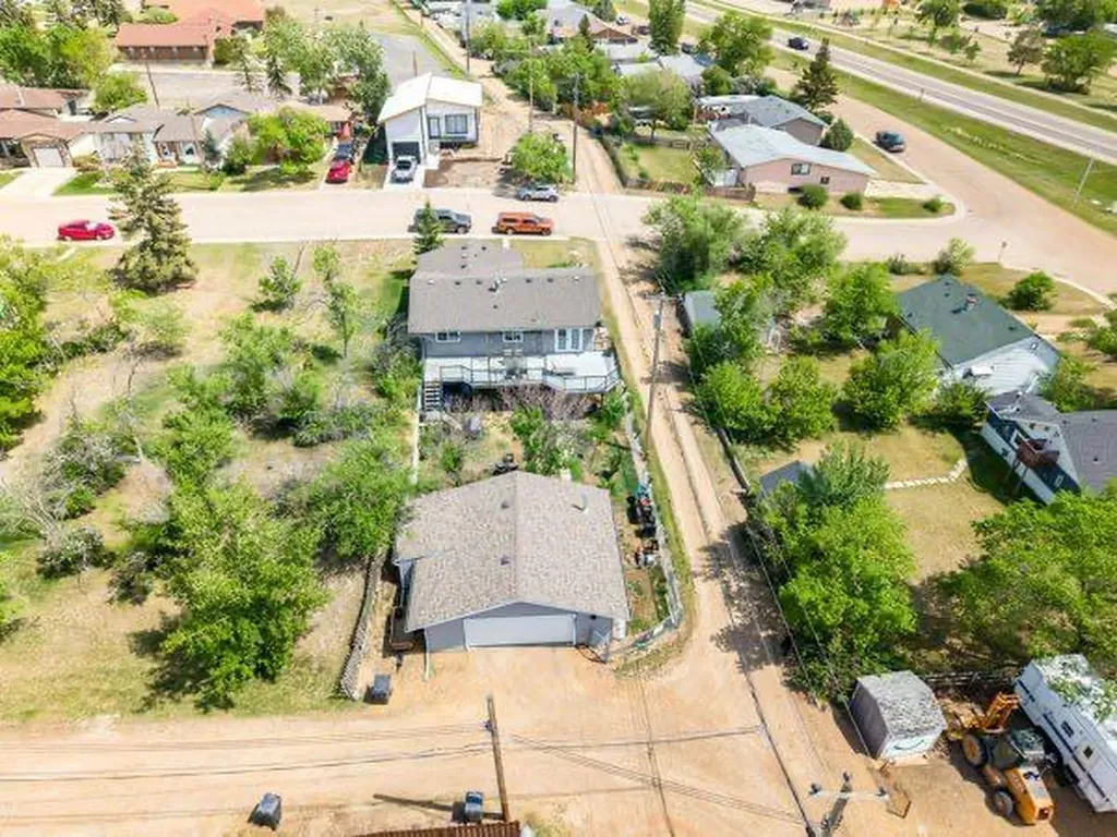 301 16 Street NW Drumheller AB T0J0Y1