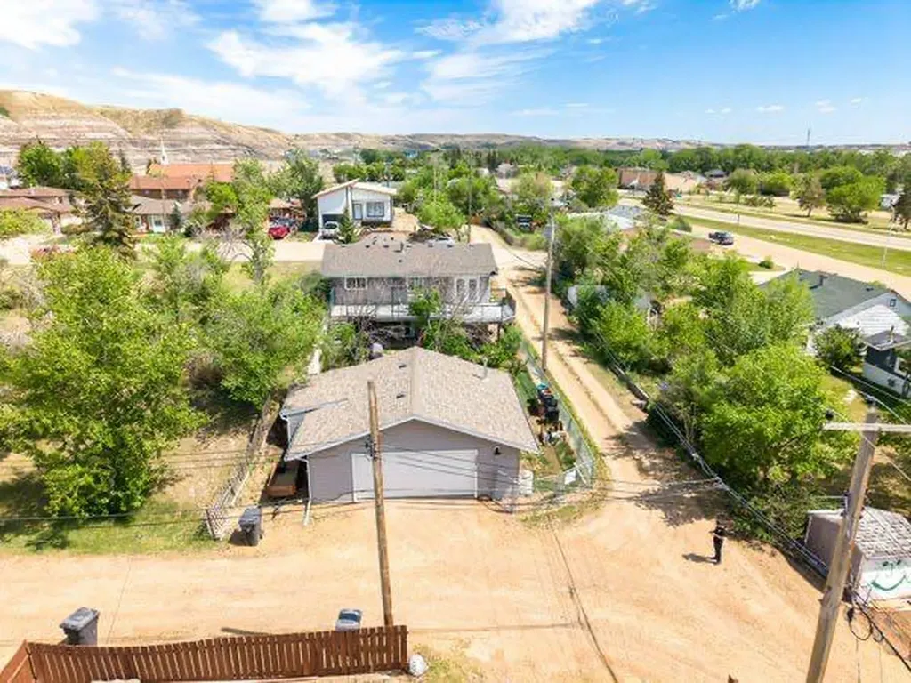301 16 Street NW Drumheller AB T0J0Y1