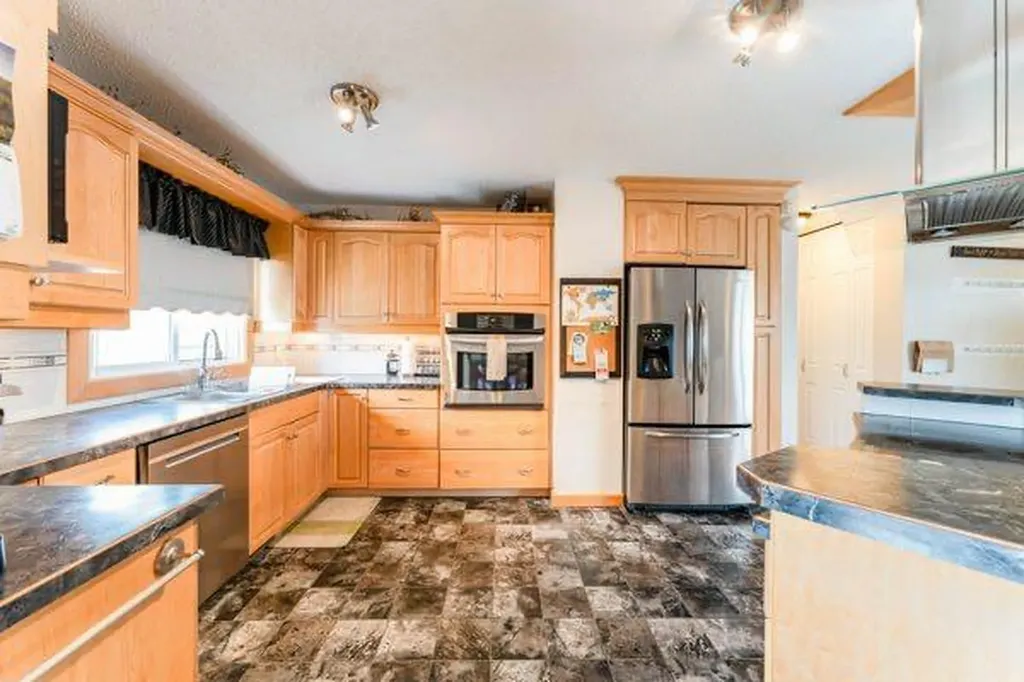 301 16 Street NW Drumheller AB T0J0Y1