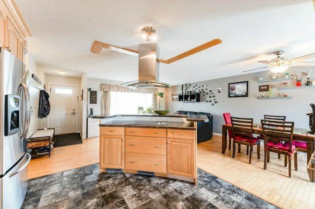 301 16 Street NW Drumheller AB T0J0Y1