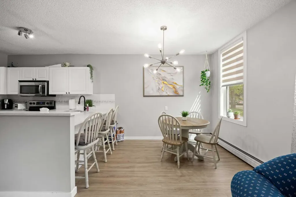 1328 13 Avenue SW Calgary AB T3C 0T3