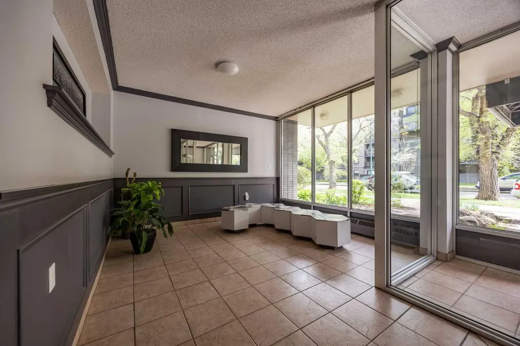 1328 13 Avenue SW Calgary AB T3C 0T3