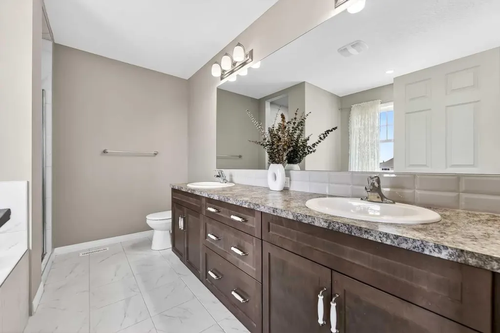 293 Windrow Crescent SW Airdrie AB T4B 4K2