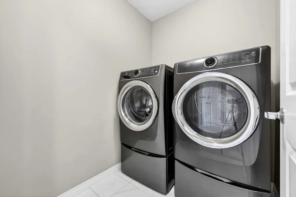 293 Windrow Crescent SW Airdrie AB T4B 4K2