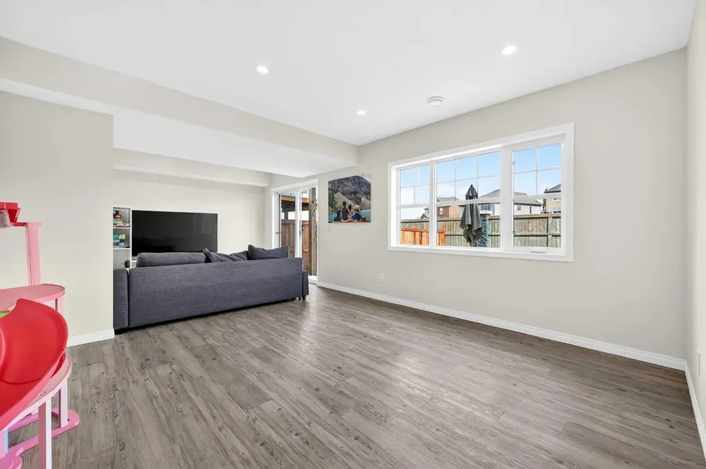 293 Windrow Crescent SW Airdrie AB T4B 4K2