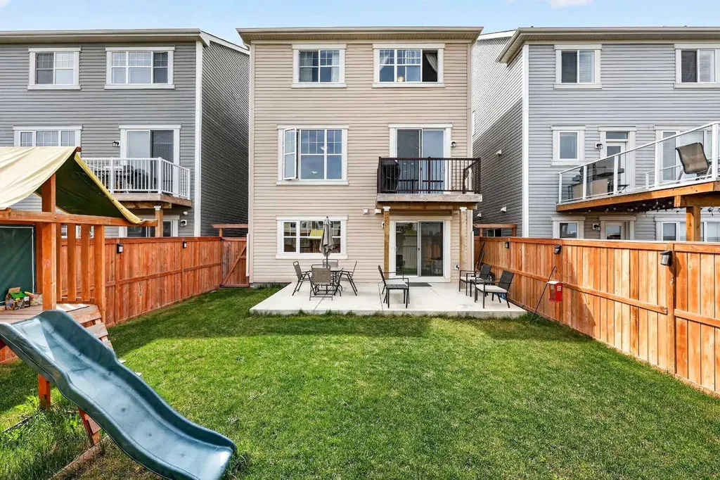 293 Windrow Crescent SW Airdrie AB T4B 4K2