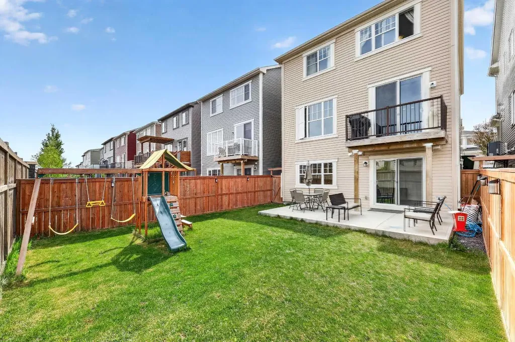 293 Windrow Crescent SW Airdrie AB T4B 4K2