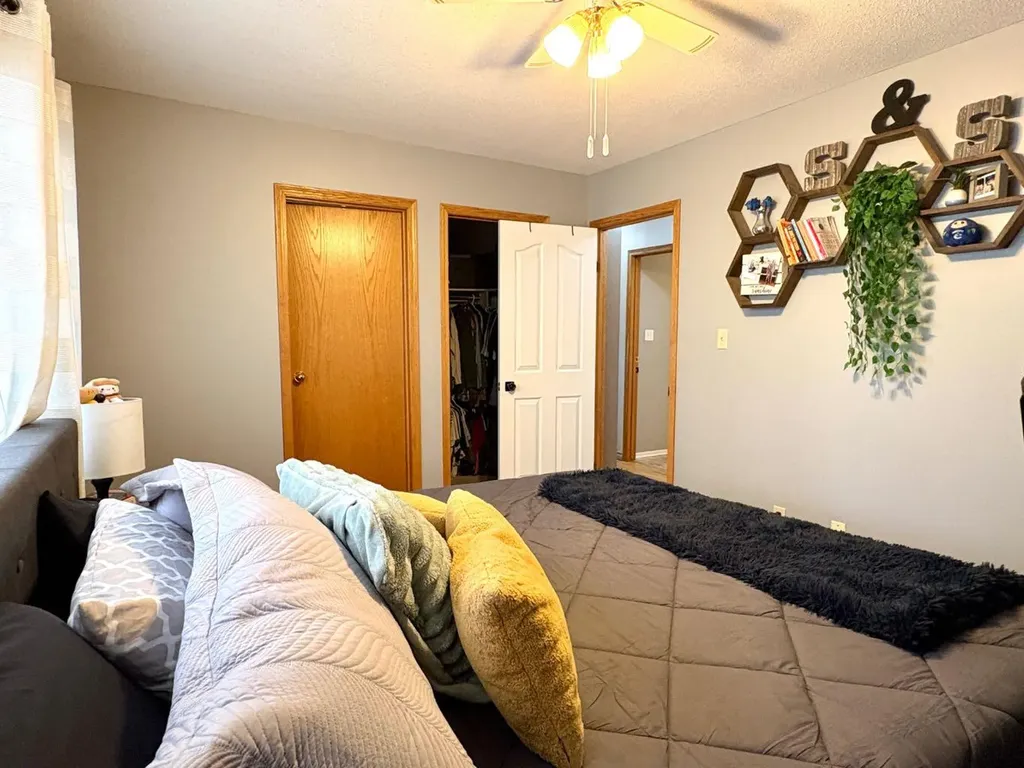 5310 67 Street Camrose AB T4V 4M1