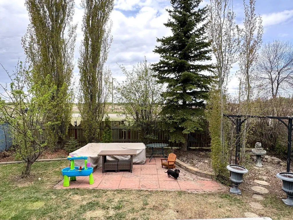 5310 67 Street Camrose AB T4V 4M1