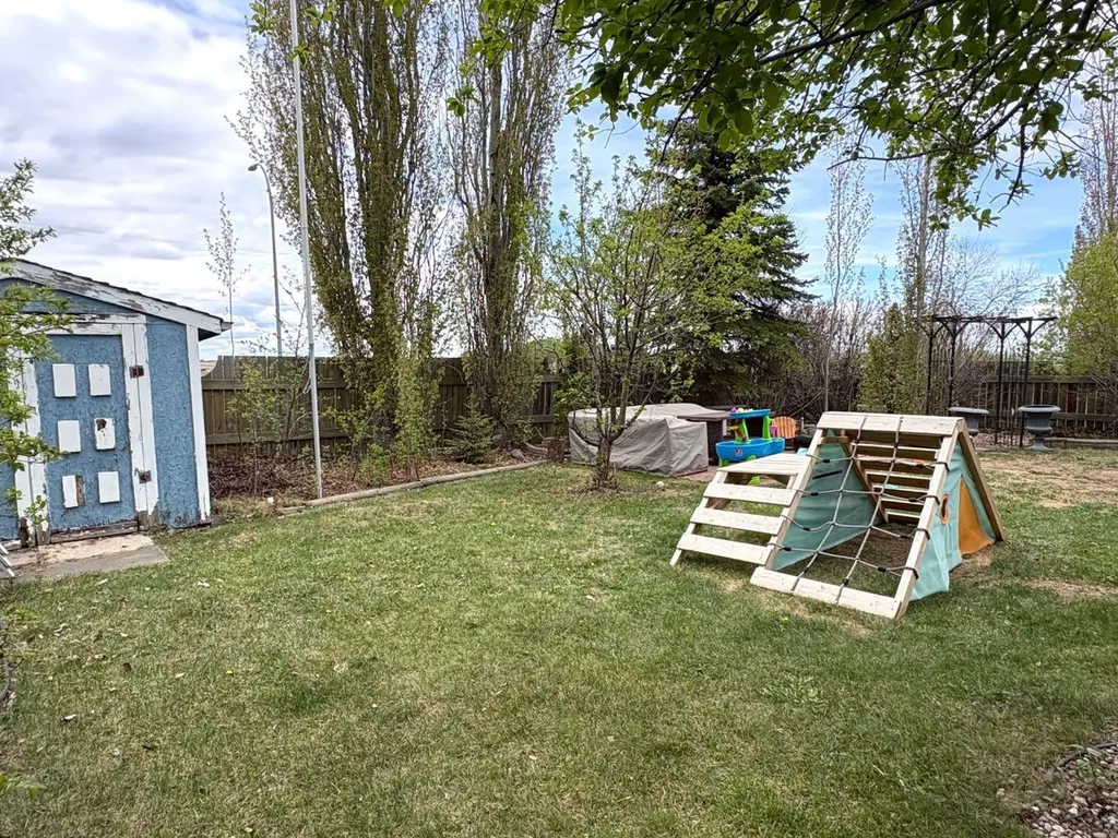 5310 67 Street Camrose AB T4V 4M1