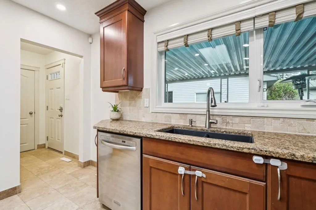 308 99 Avenue SE Calgary AB T2J 0J2