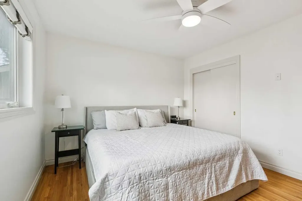 308 99 Avenue SE Calgary AB T2J 0J2