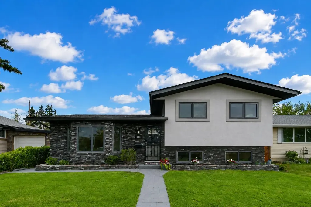 308 99 Avenue SE Calgary AB T2J 0J2