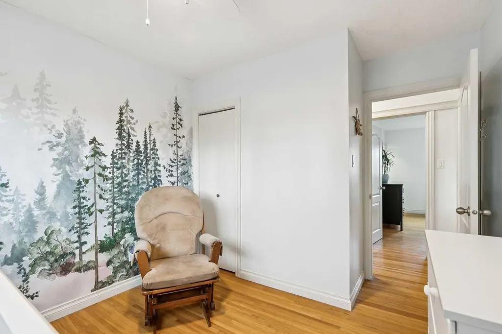 308 99 Avenue SE Calgary AB T2J 0J2