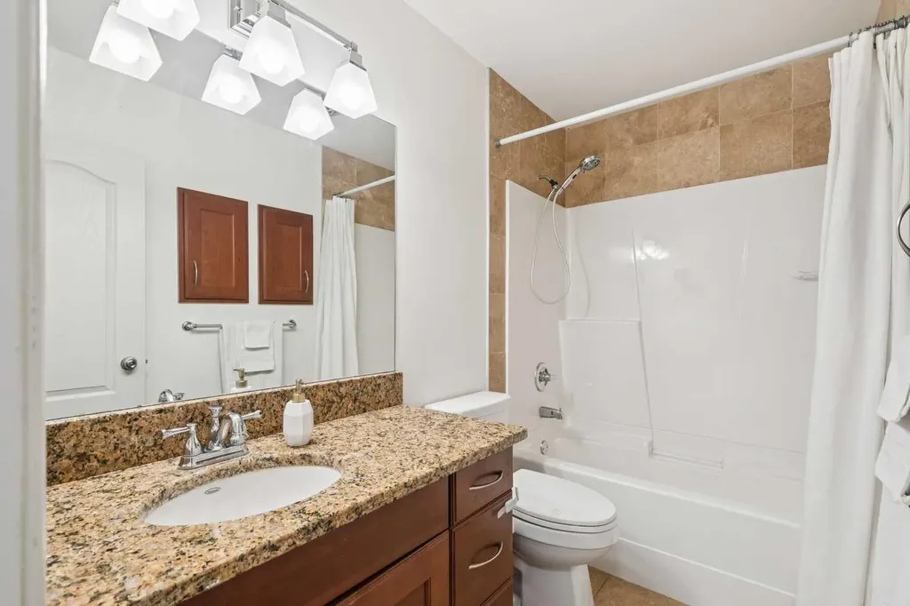 308 99 Avenue SE Calgary AB T2J 0J2