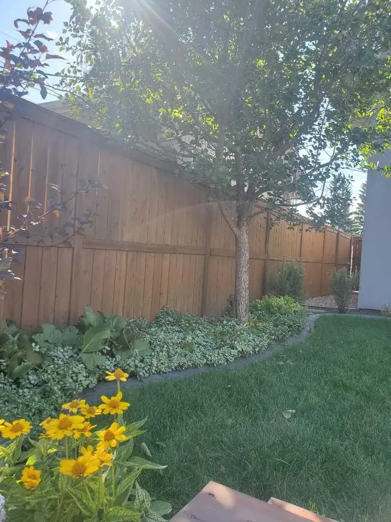 308 99 Avenue SE Calgary AB T2J 0J2